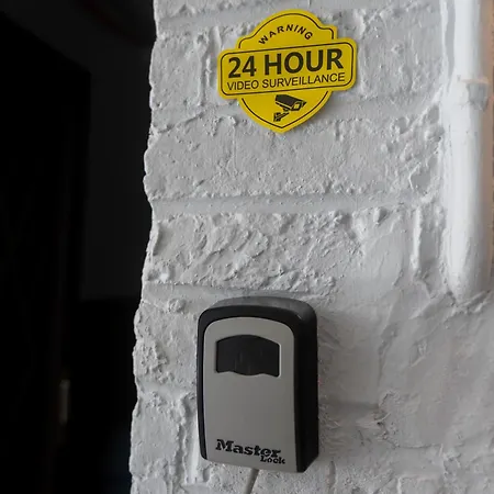 De Luxe Afrik A Grande Sale De Bain Privee Check In Autonome Cuisine Partagee 3* لييج