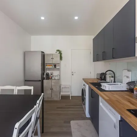 De Luxe Afrik A Grande Sale De Bain Privee Check In Autonome Cuisine Partagee