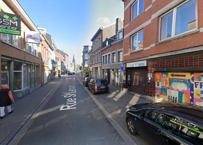 De Luxe Afrik A Grande Sale De Bain Privee Check In Autonome Cuisine Partagee Gasthof 3*