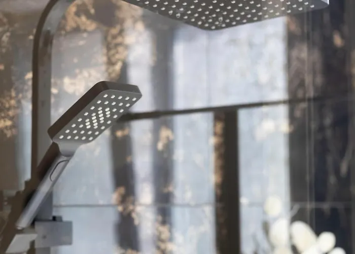 De Luxe Afrik A Grande Sale De Bain Privee Check In Autonome Cuisine Partagee Gasthof Lüttich